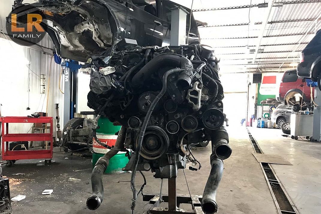 Перестановка двигателя 3.6 TDV8 Range Rover Vogue